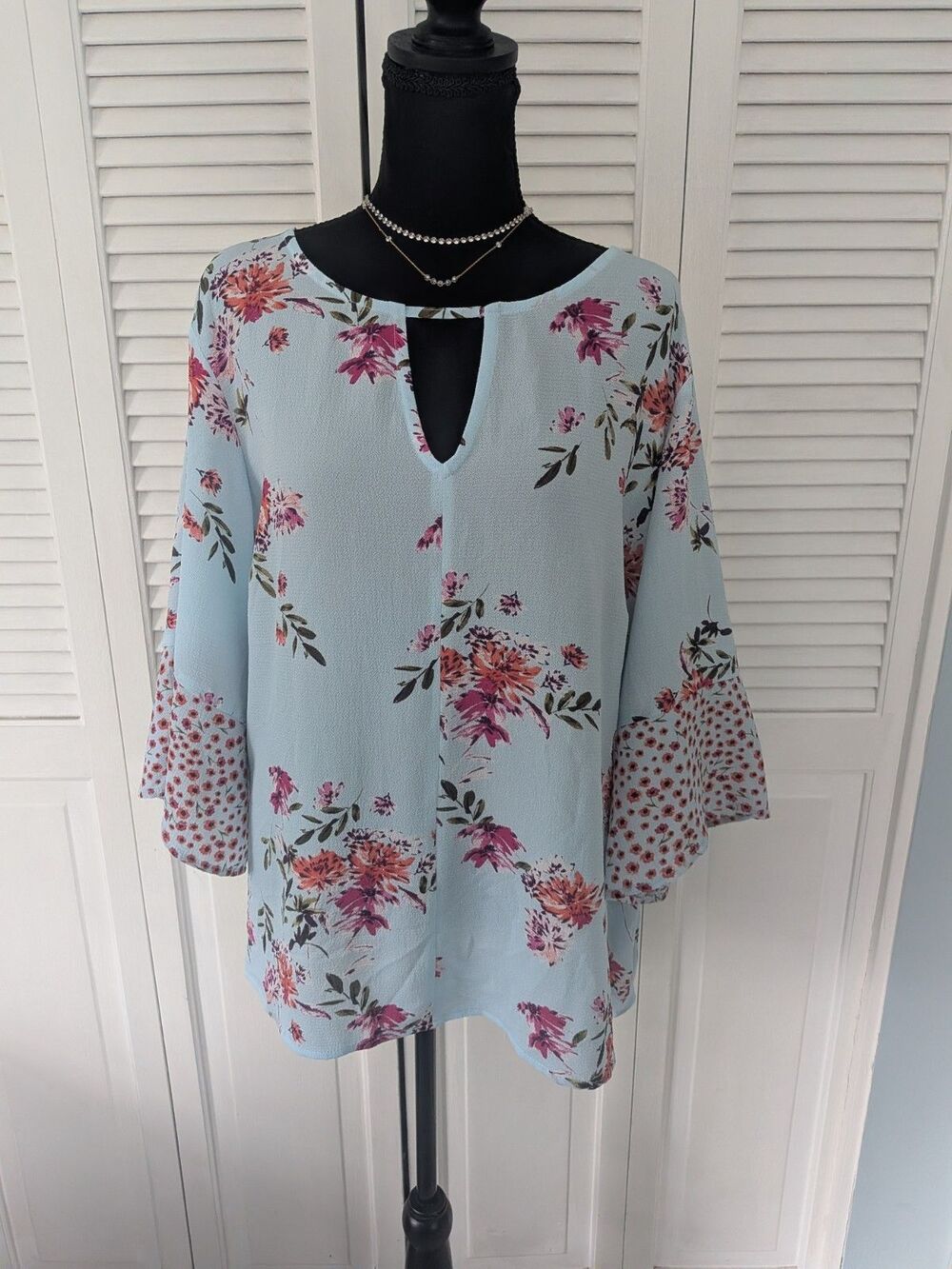 A.N.A. Blouse Women's 2X Peasant Blue Floral Top Semi Sheer V-Neck 3/4 Sleeves